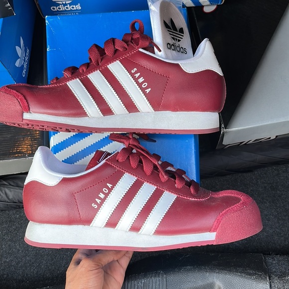 Sneaker - Picture 4 of 5